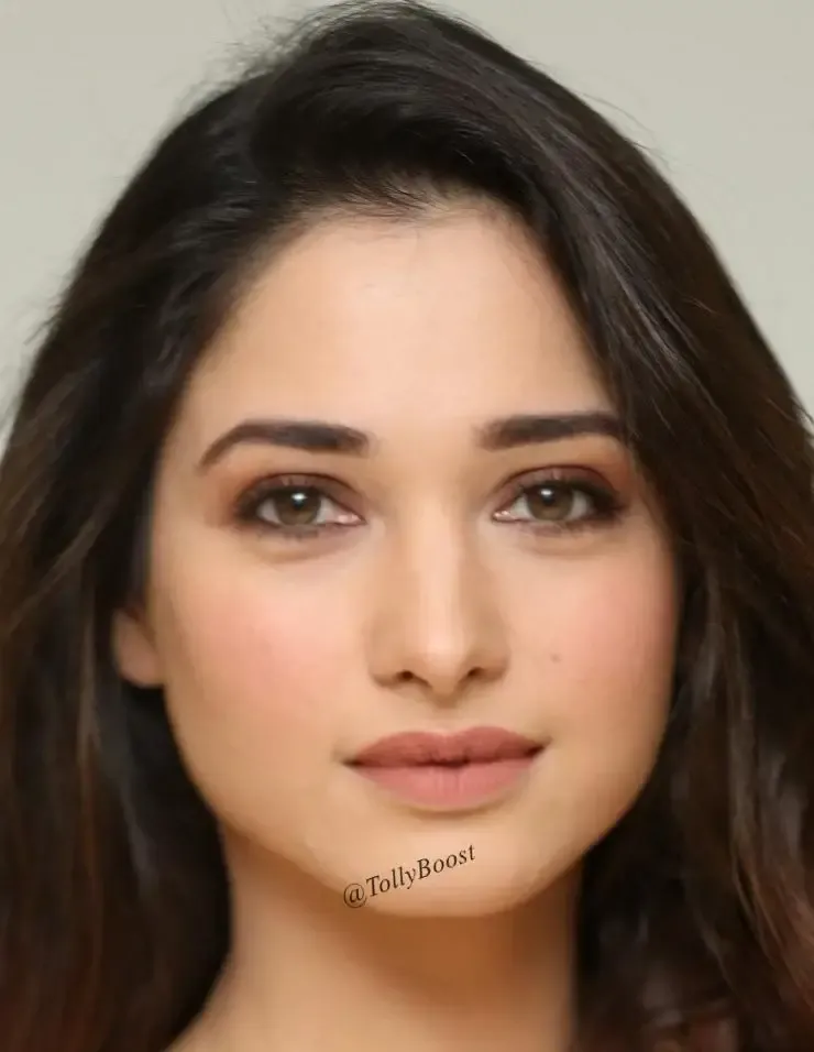 BEAUTIFUL INDIAN GIRL TAMANNAAH BHATIA FACE CLOSEUP STILLS 16